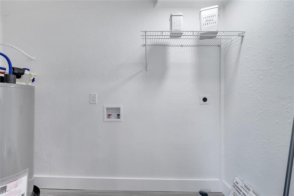 For Sale: $319,999 (3 beds, 2 baths, 1236 Square Feet)