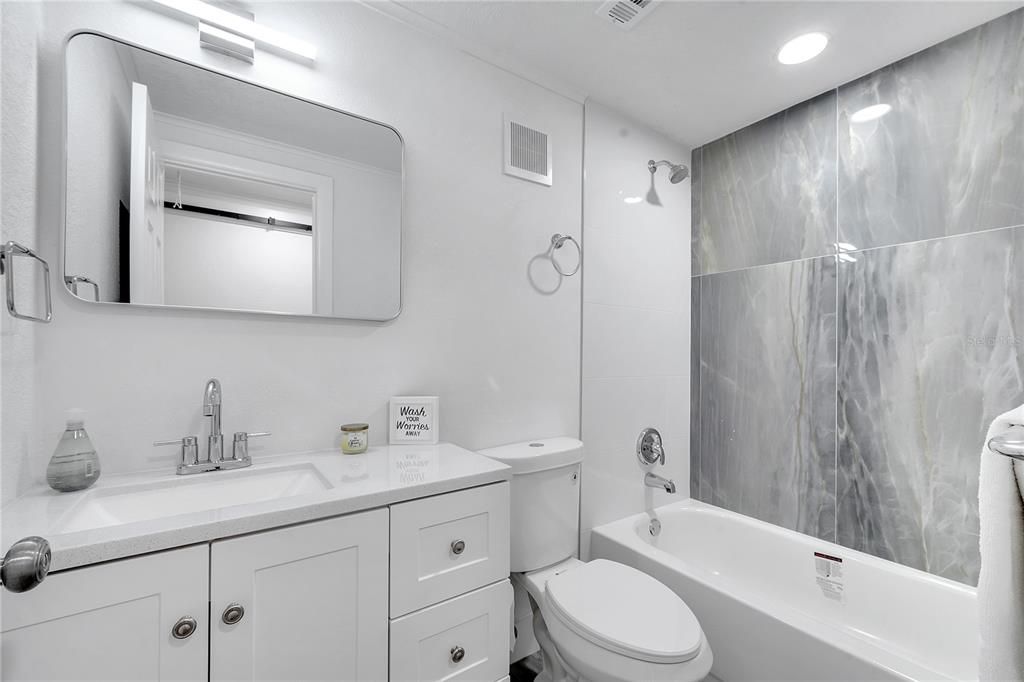 For Sale: $319,999 (3 beds, 2 baths, 1236 Square Feet)