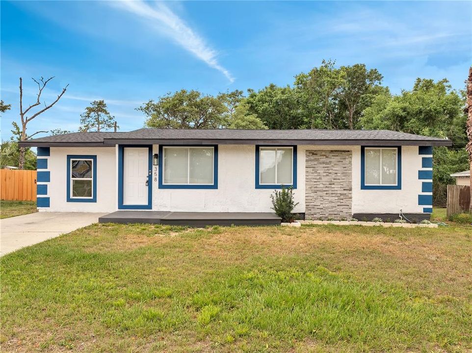 For Sale: $319,999 (3 beds, 2 baths, 1236 Square Feet)