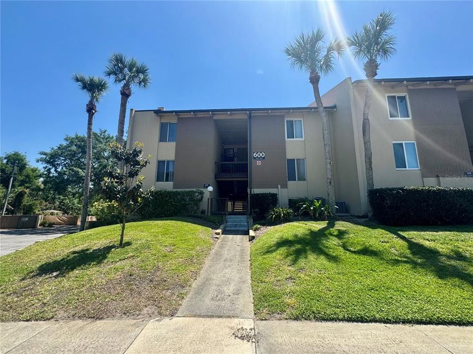 最近租的: $1,199 (1 贝兹, 1 浴室, 581 平方英尺)