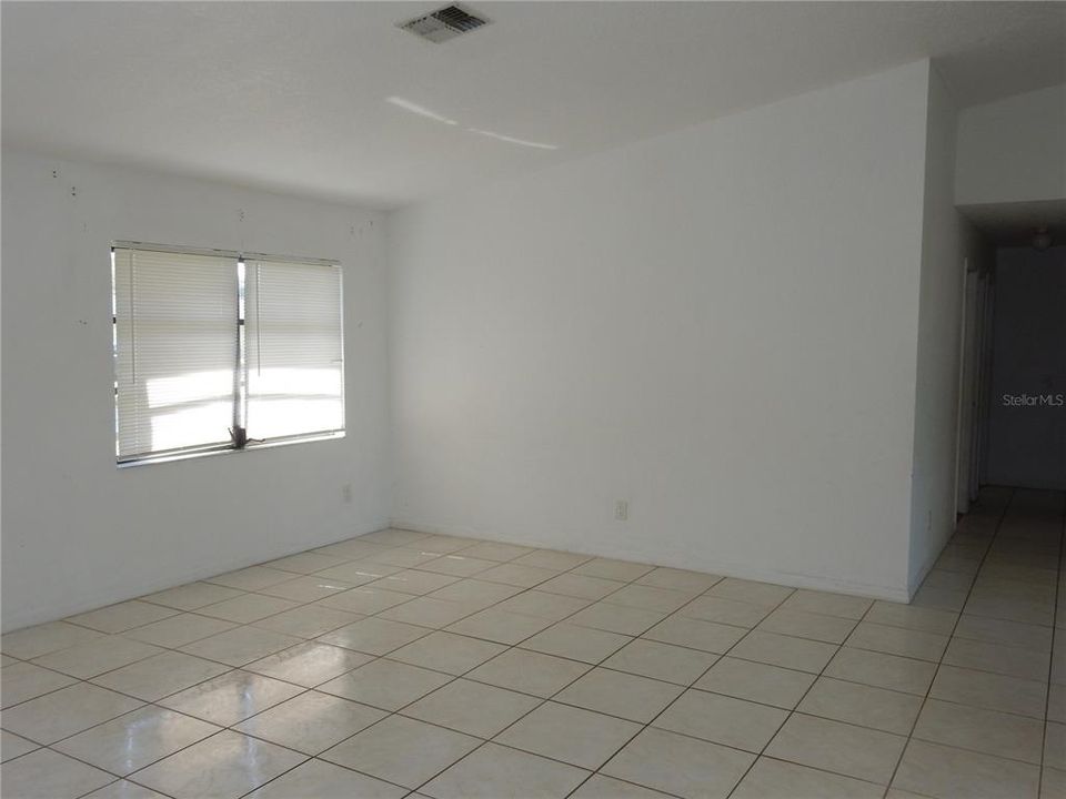 На продажу: $239,000 (3 спален, 2 ванн, 1641 Квадратных фут)