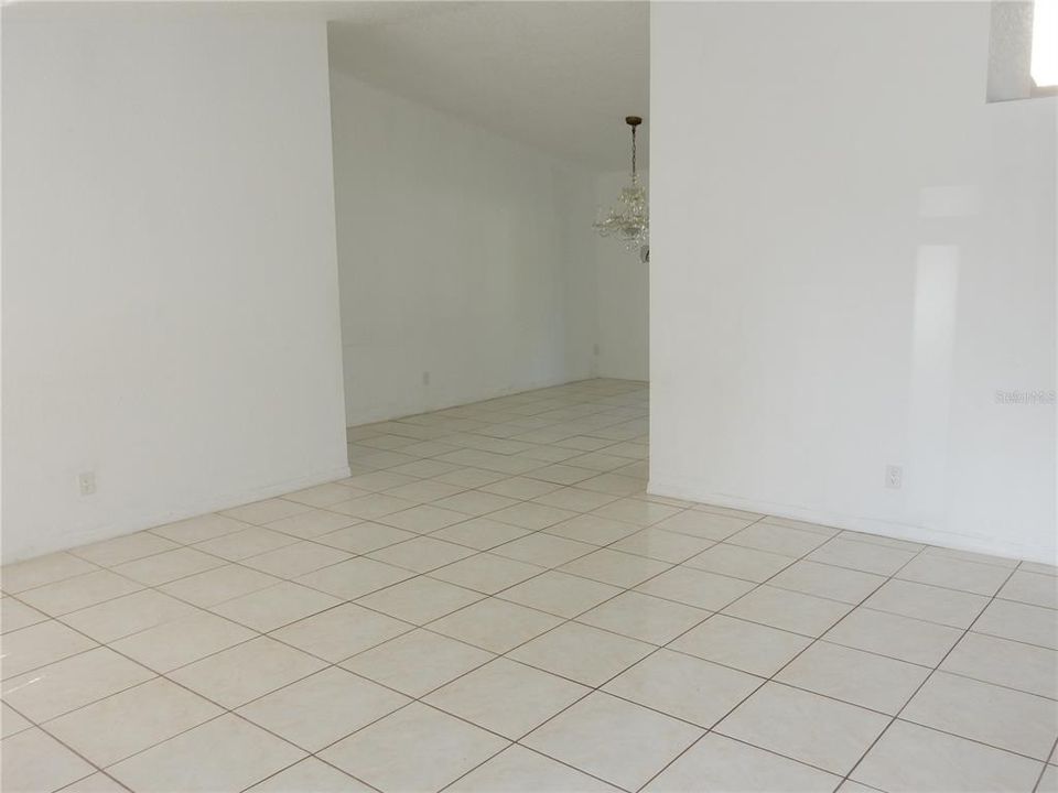 На продажу: $239,000 (3 спален, 2 ванн, 1641 Квадратных фут)