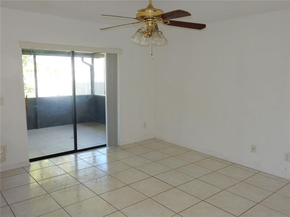 На продажу: $239,000 (3 спален, 2 ванн, 1641 Квадратных фут)