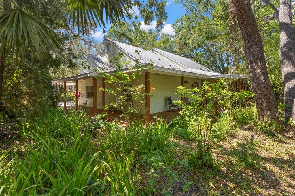 For Sale: $894,900 (3 beds, 2 baths, 2038 Square Feet)