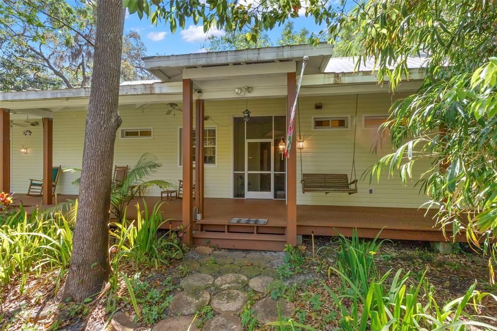 For Sale: $894,900 (3 beds, 2 baths, 2038 Square Feet)