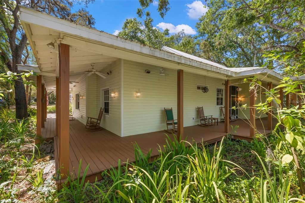 For Sale: $894,900 (3 beds, 2 baths, 2038 Square Feet)