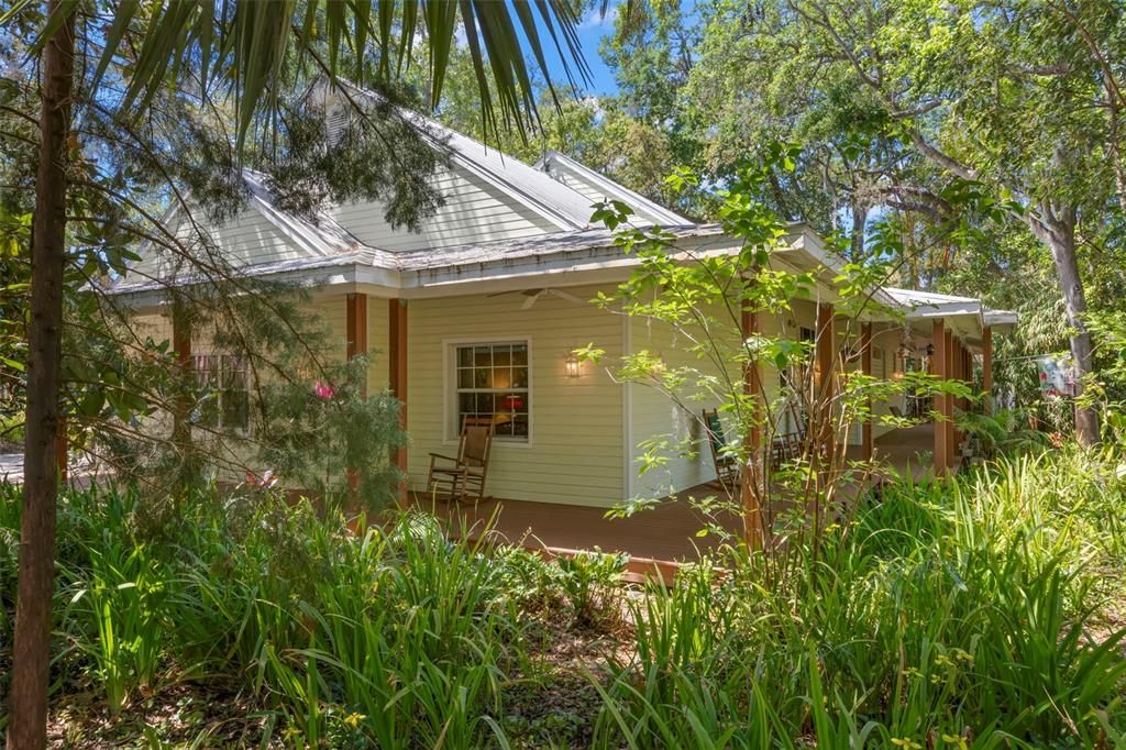 For Sale: $894,900 (3 beds, 2 baths, 2038 Square Feet)