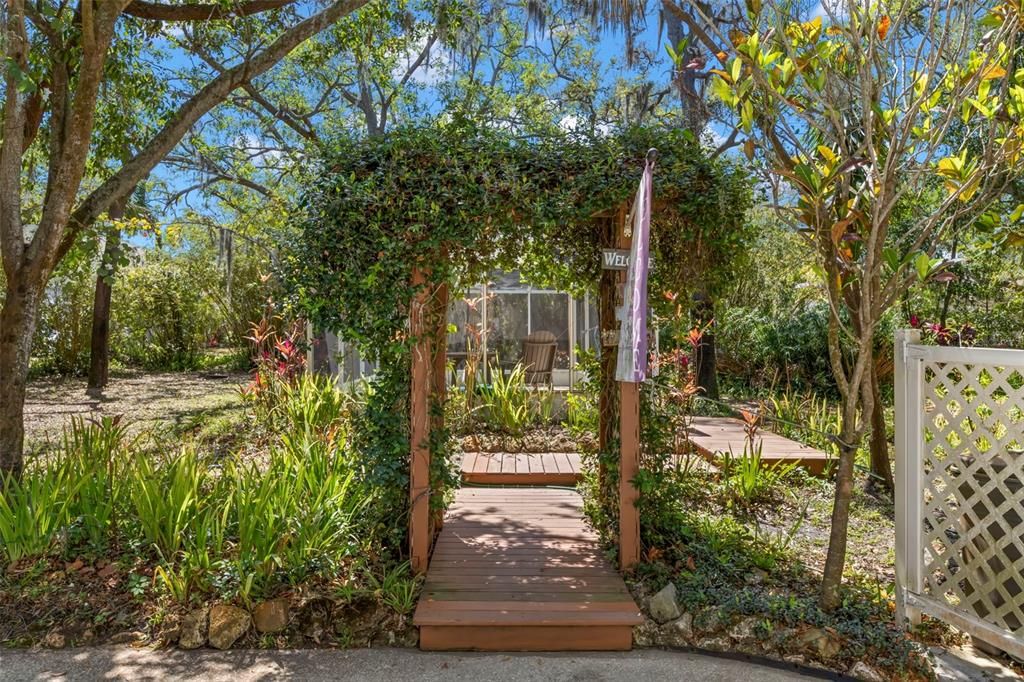 For Sale: $894,900 (3 beds, 2 baths, 2038 Square Feet)