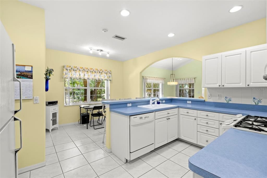 For Sale: $894,900 (3 beds, 2 baths, 2038 Square Feet)