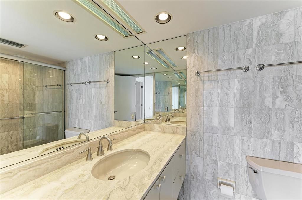 Active With Contract: $1,100,000 (2 beds, 2 baths, 1275 Square Feet)