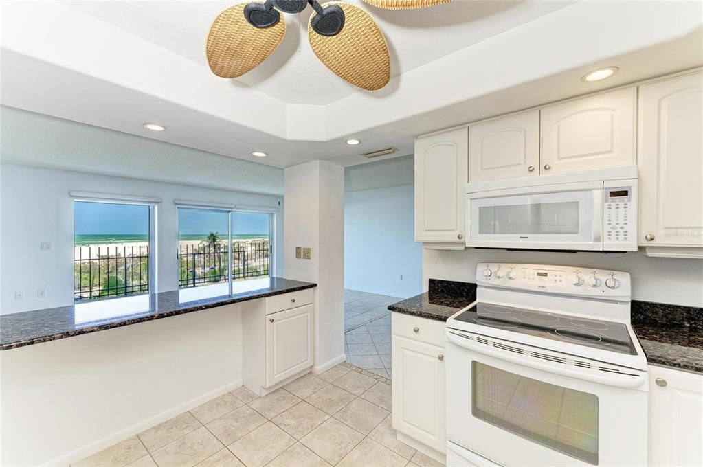 Active With Contract: $1,100,000 (2 beds, 2 baths, 1275 Square Feet)