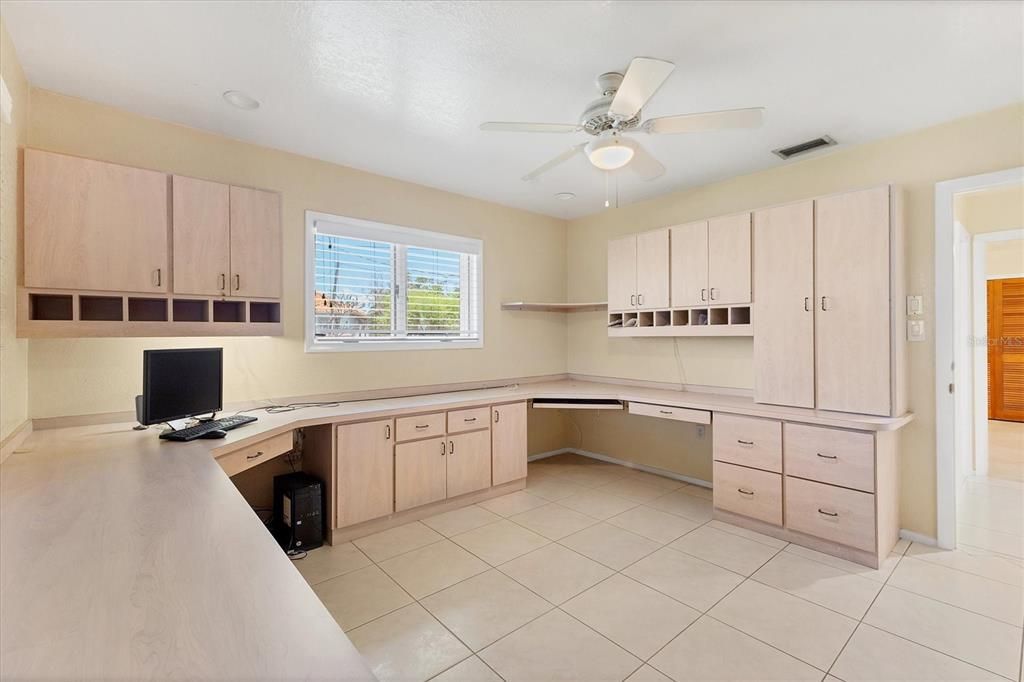 На продажу: $780,000 (5 спален, 4 ванн, 3682 Квадратных фут)