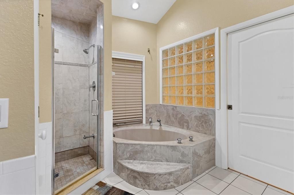 На продажу: $780,000 (5 спален, 4 ванн, 3682 Квадратных фут)