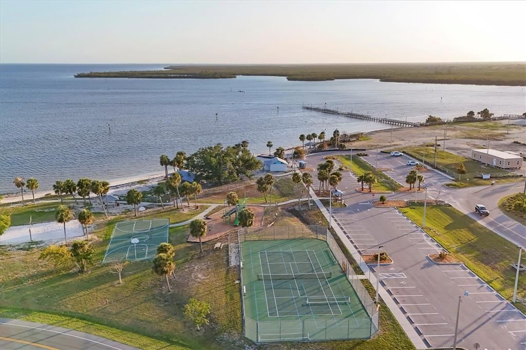 На продажу: $780,000 (5 спален, 4 ванн, 3682 Квадратных фут)