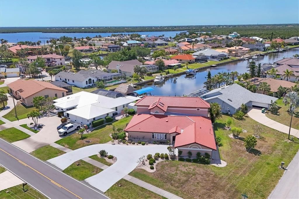 На продажу: $780,000 (5 спален, 4 ванн, 3682 Квадратных фут)