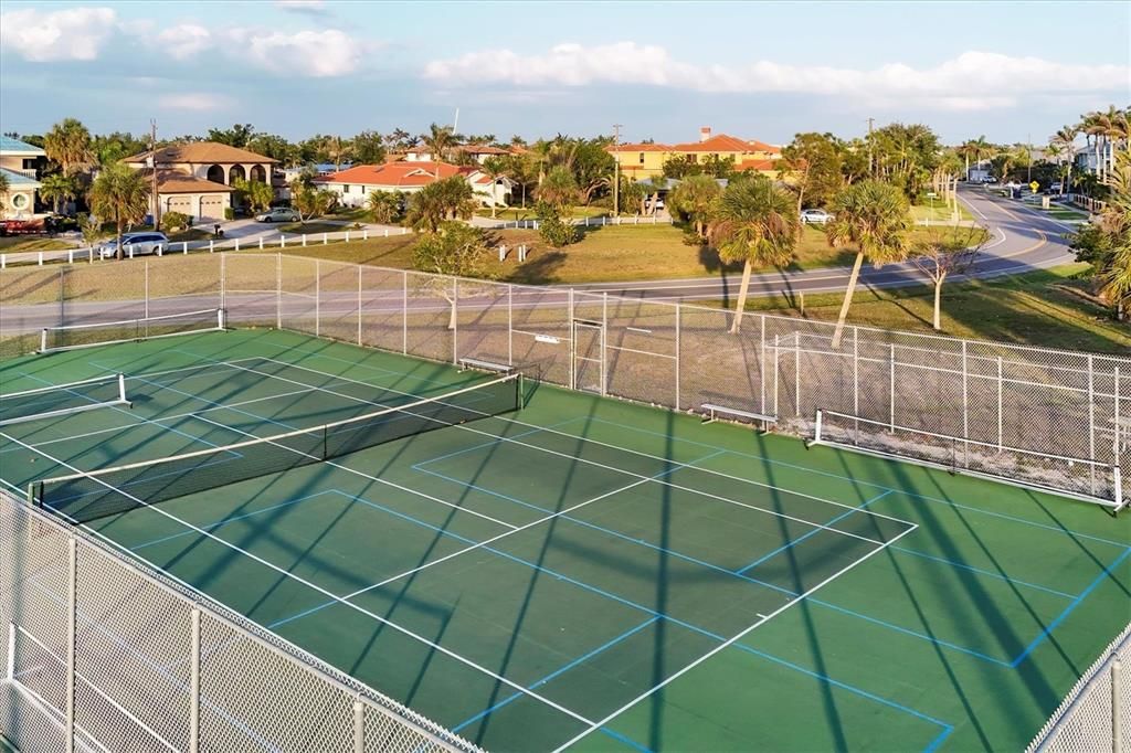 На продажу: $780,000 (5 спален, 4 ванн, 3682 Квадратных фут)