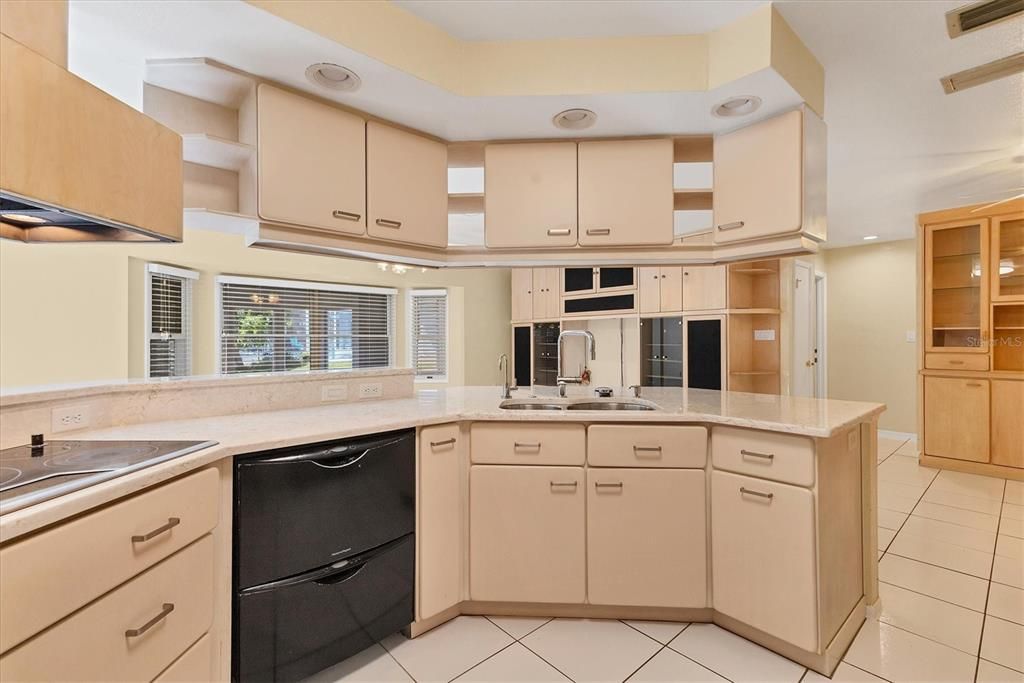 На продажу: $780,000 (5 спален, 4 ванн, 3682 Квадратных фут)