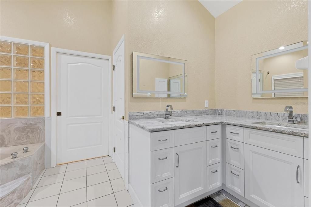 На продажу: $780,000 (5 спален, 4 ванн, 3682 Квадратных фут)