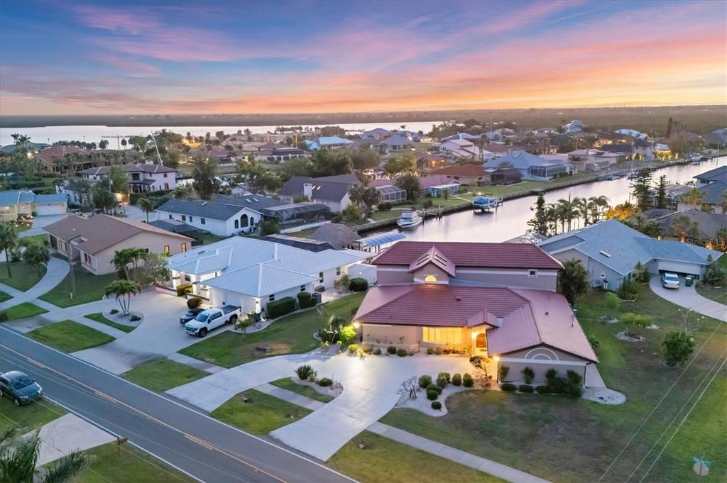 На продажу: $780,000 (5 спален, 4 ванн, 3682 Квадратных фут)