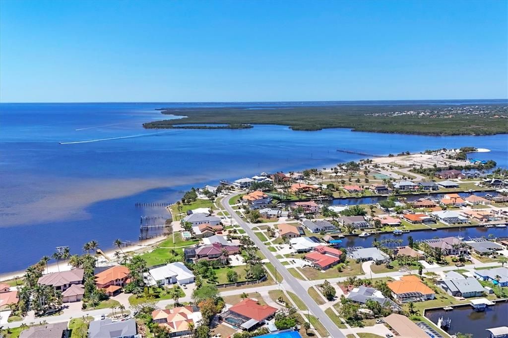 На продажу: $780,000 (5 спален, 4 ванн, 3682 Квадратных фут)