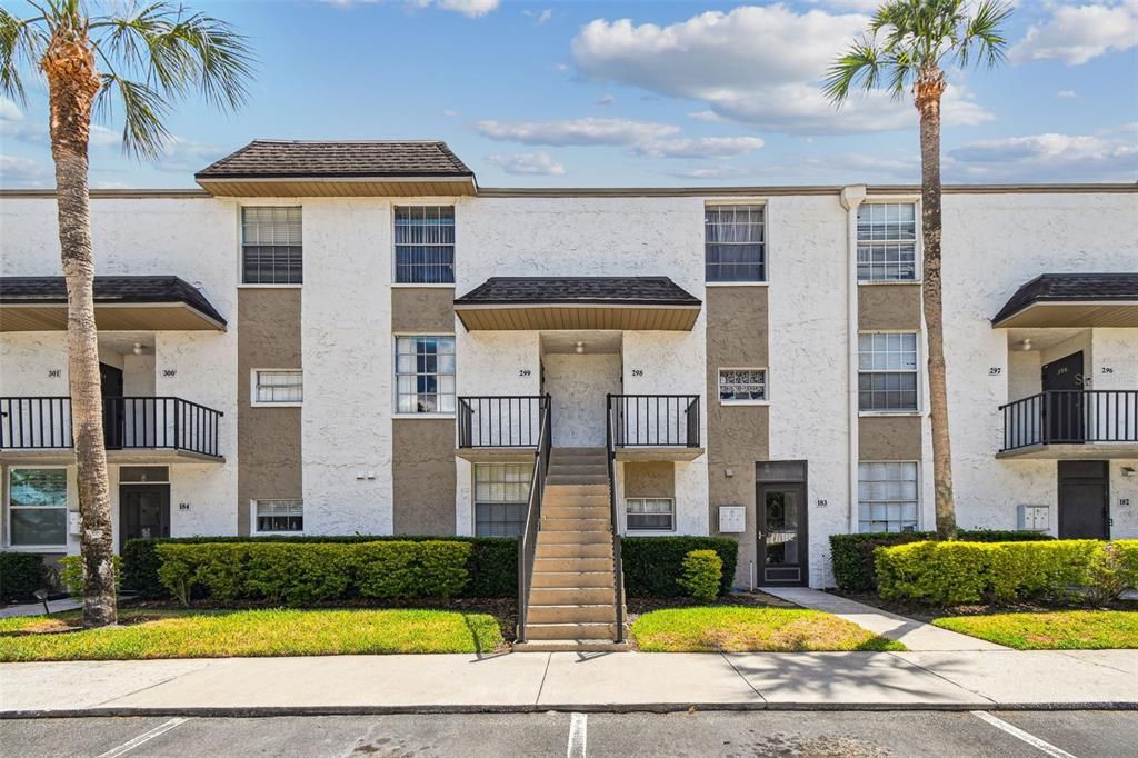 Recently Sold: $164,900 (2 beds, 1 baths, 1098 Square Feet)