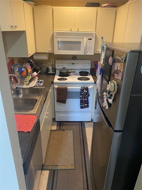 For Sale: $160,000 (2 beds, 2 baths, 800 Square Feet)