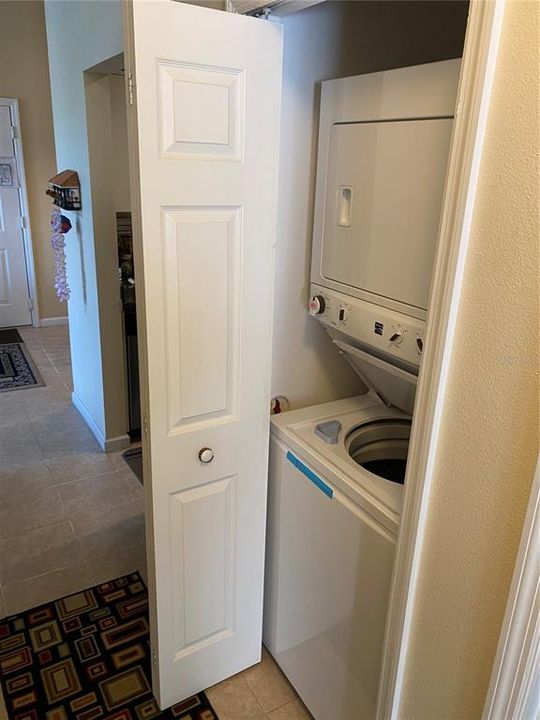 For Sale: $160,000 (2 beds, 2 baths, 800 Square Feet)