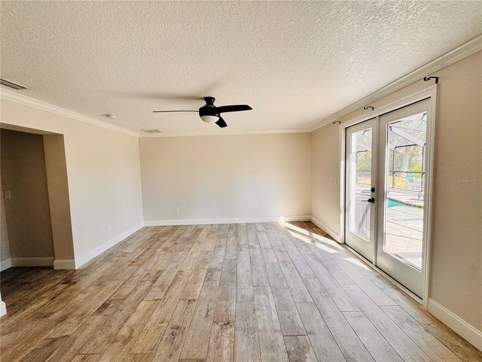 En Venta: $749,900 (3 camas, 2 baños, 1690 Pies cuadrados)