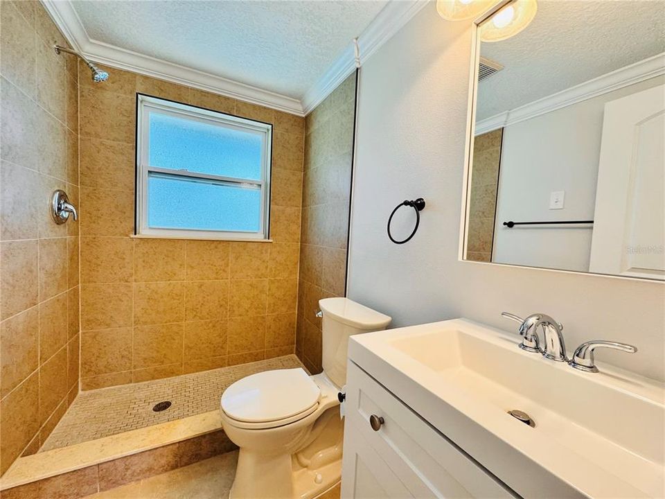 En Venta: $749,900 (3 camas, 2 baños, 1690 Pies cuadrados)