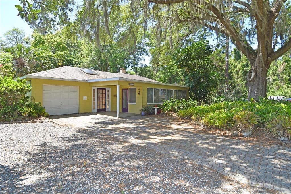 Recently Sold: $325,000 (3 beds, 1 baths, 1234 Square Feet)