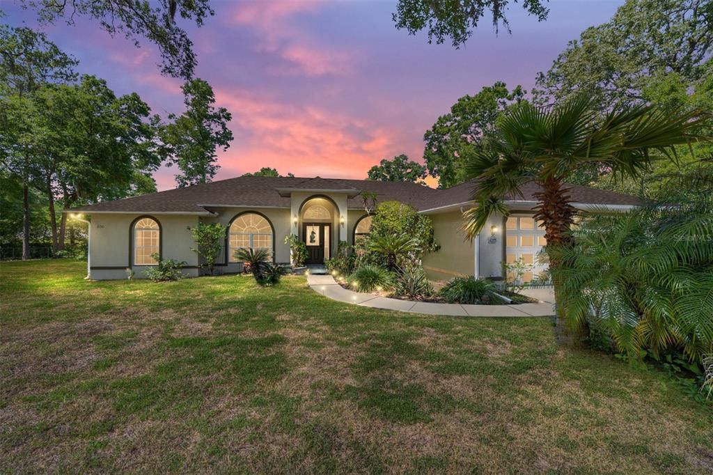 Recently Sold: $350,000 (3 beds, 2 baths, 1916 Square Feet)