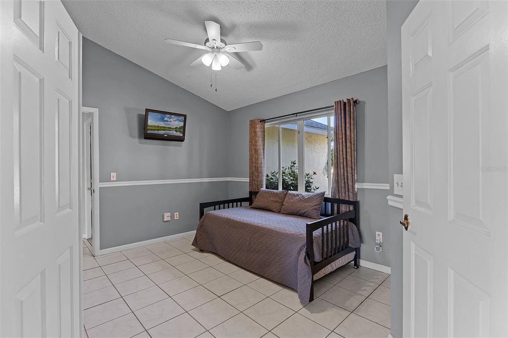 For Sale: $475,000 (3 beds, 2 baths, 1578 Square Feet)