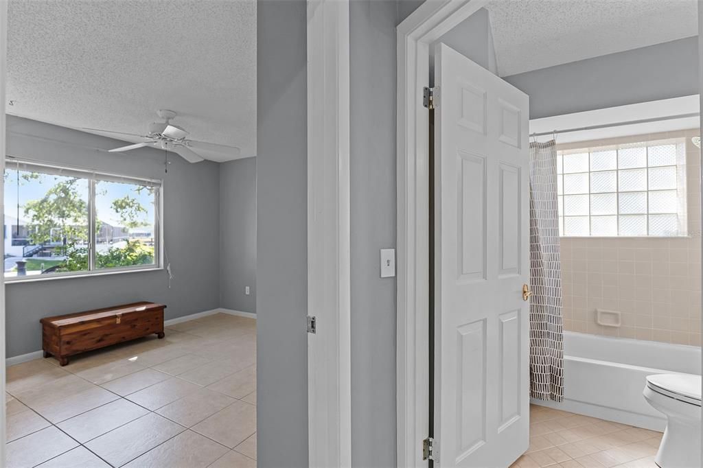 For Sale: $475,000 (3 beds, 2 baths, 1578 Square Feet)