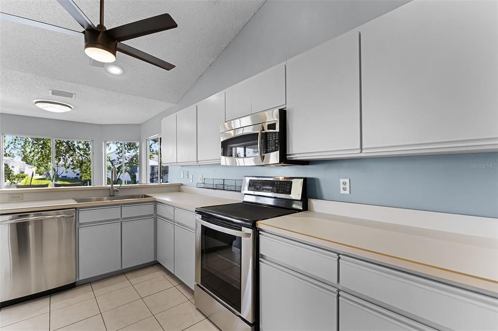 For Sale: $475,000 (3 beds, 2 baths, 1578 Square Feet)