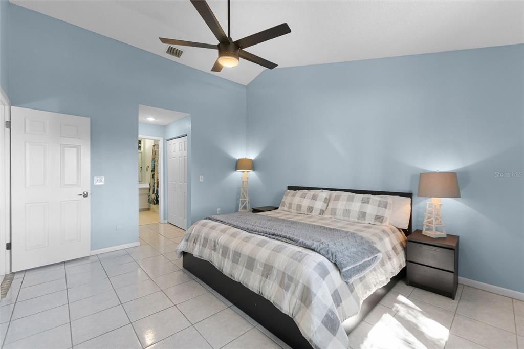 For Sale: $475,000 (3 beds, 2 baths, 1578 Square Feet)