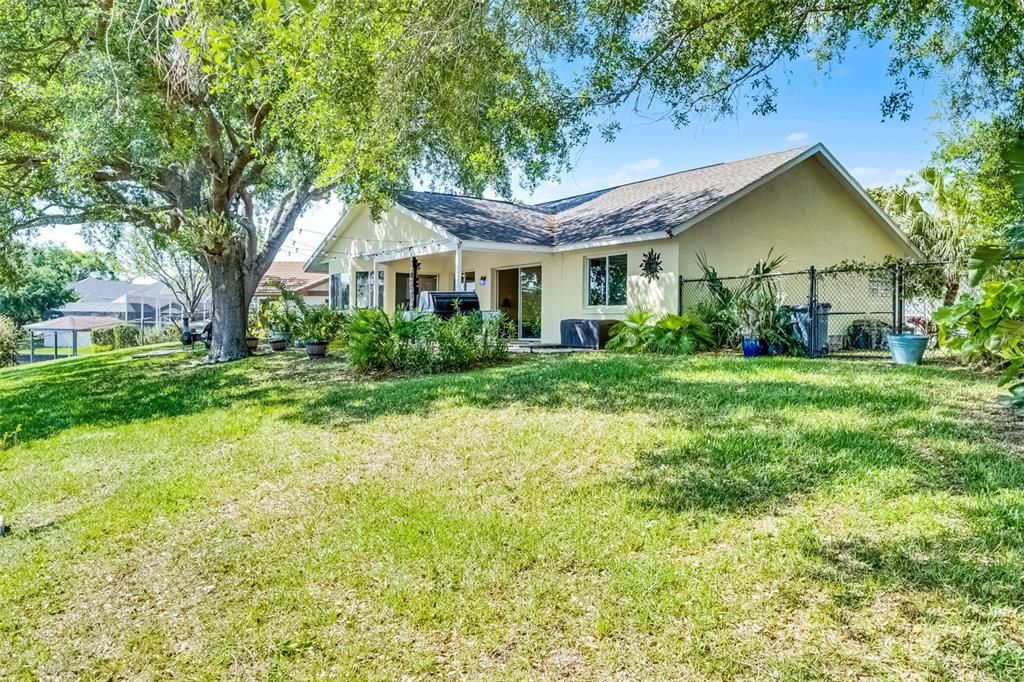 For Sale: $475,000 (3 beds, 2 baths, 1578 Square Feet)