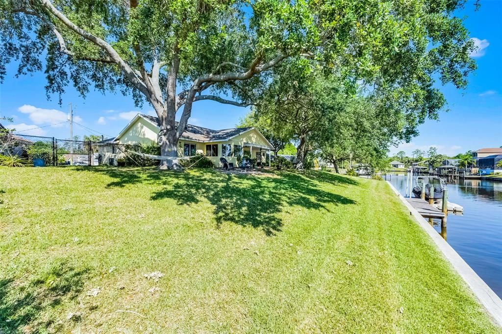 For Sale: $475,000 (3 beds, 2 baths, 1578 Square Feet)