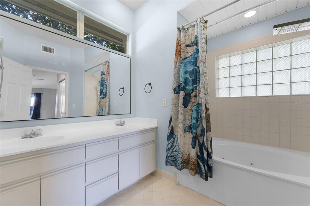 For Sale: $475,000 (3 beds, 2 baths, 1578 Square Feet)