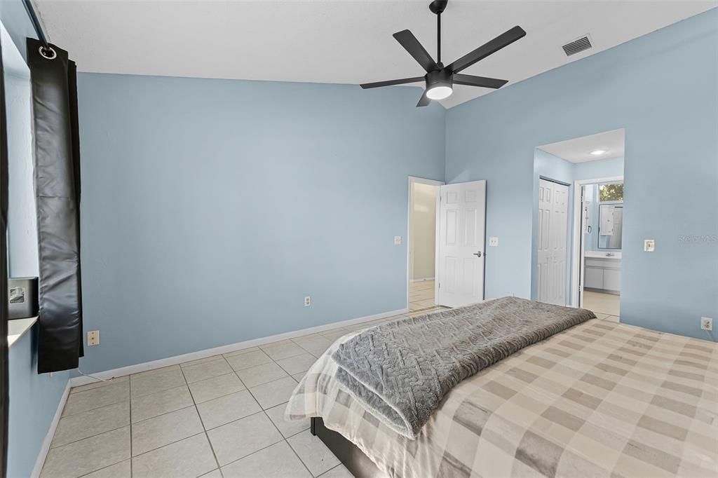 For Sale: $475,000 (3 beds, 2 baths, 1578 Square Feet)