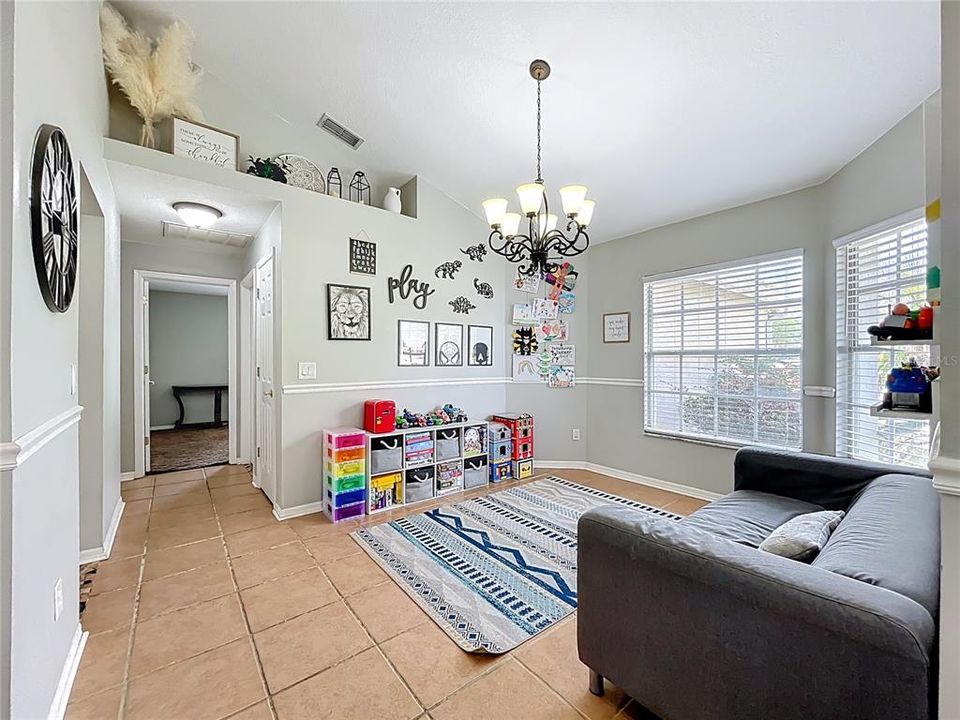 For Sale: $341,900 (3 beds, 2 baths, 1466 Square Feet)