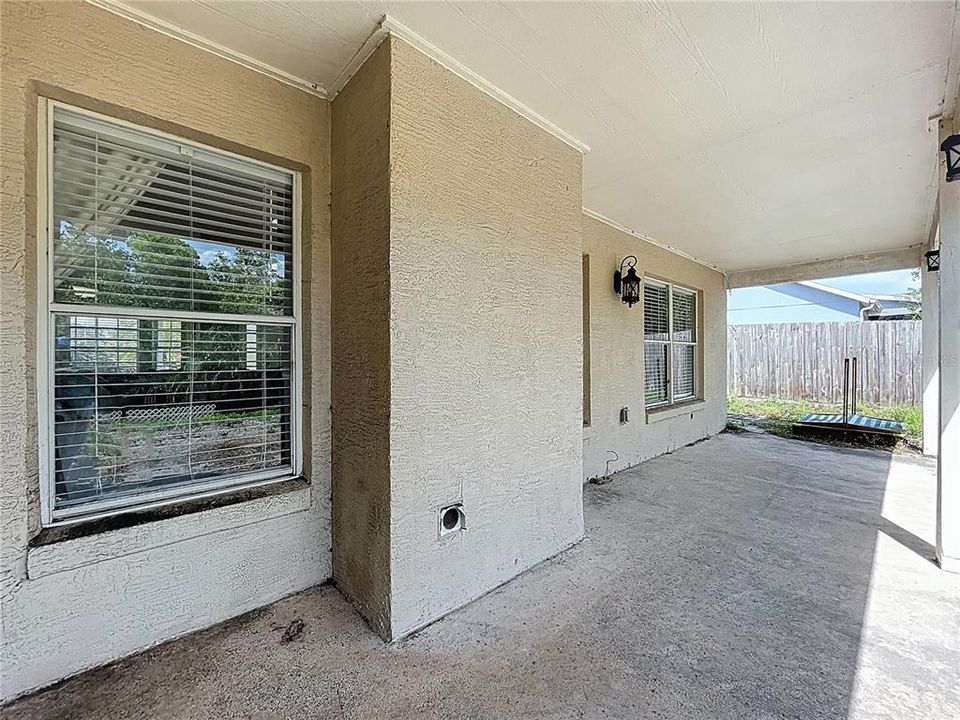 For Sale: $341,900 (3 beds, 2 baths, 1466 Square Feet)