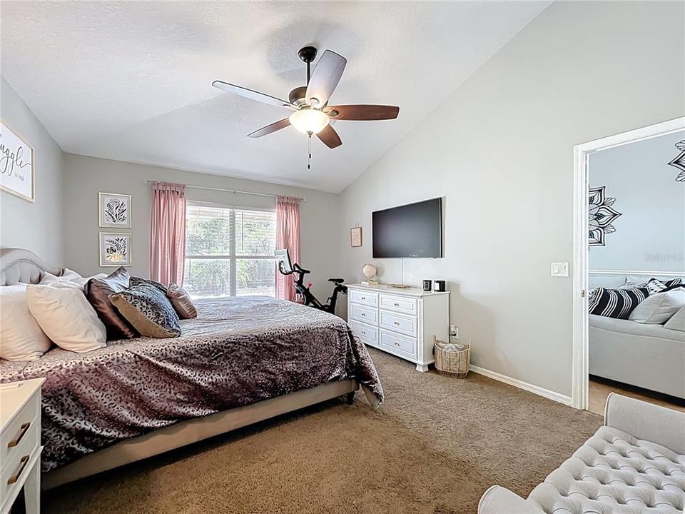 For Sale: $341,900 (3 beds, 2 baths, 1466 Square Feet)