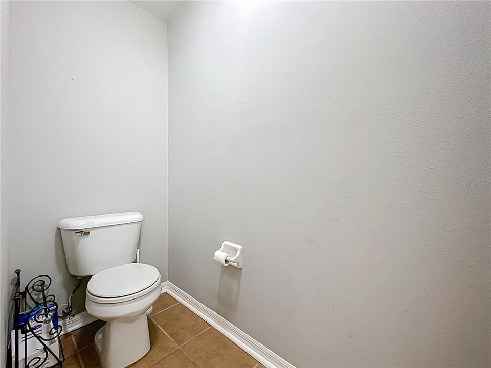 For Sale: $341,900 (3 beds, 2 baths, 1466 Square Feet)