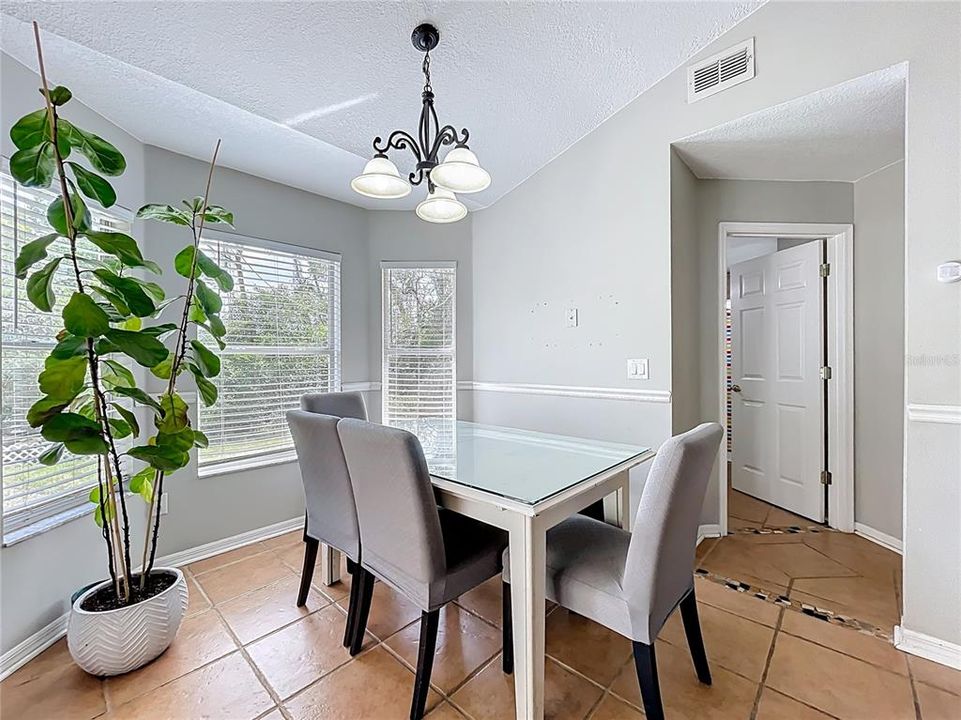 For Sale: $341,900 (3 beds, 2 baths, 1466 Square Feet)