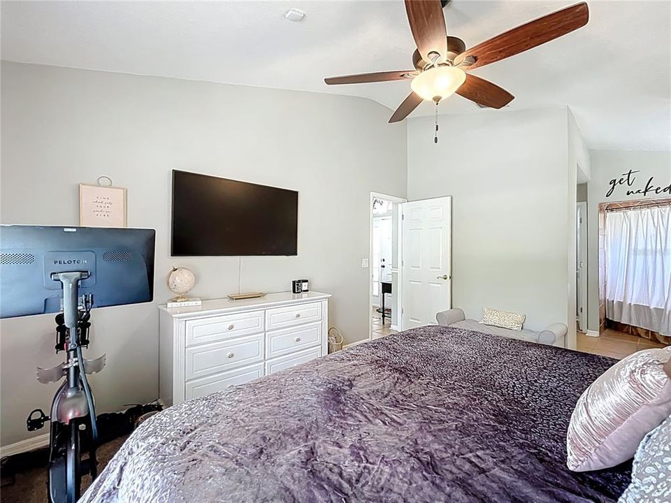 For Sale: $341,900 (3 beds, 2 baths, 1466 Square Feet)