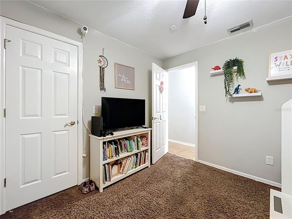For Sale: $341,900 (3 beds, 2 baths, 1466 Square Feet)
