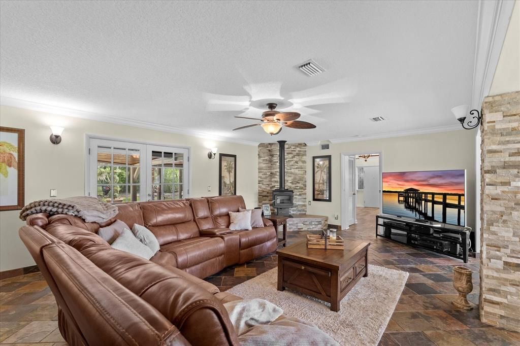 For Sale: $1,775,000 (4 beds, 3 baths, 2786 Square Feet)