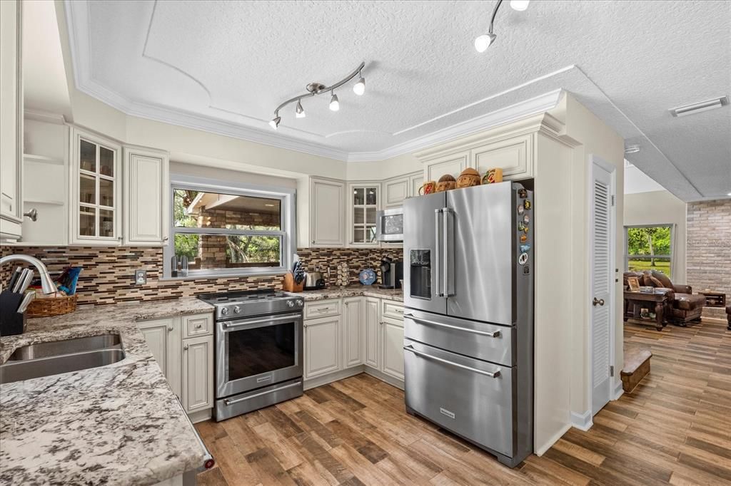 For Sale: $1,775,000 (4 beds, 3 baths, 2786 Square Feet)