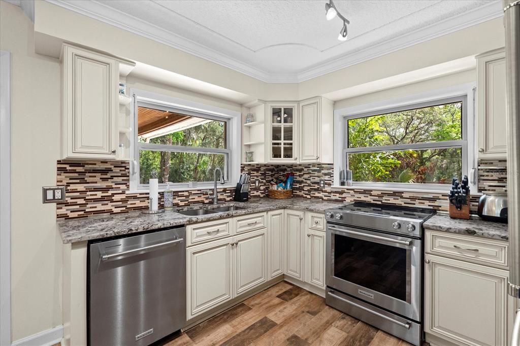 For Sale: $1,775,000 (4 beds, 3 baths, 2786 Square Feet)