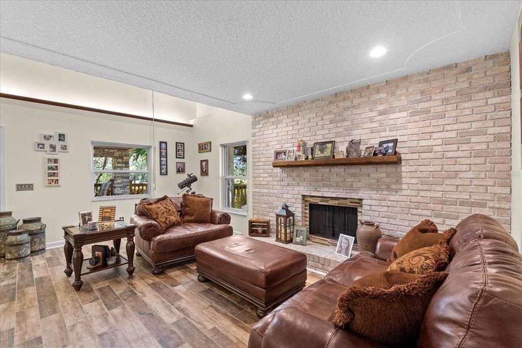 For Sale: $1,775,000 (4 beds, 3 baths, 2786 Square Feet)